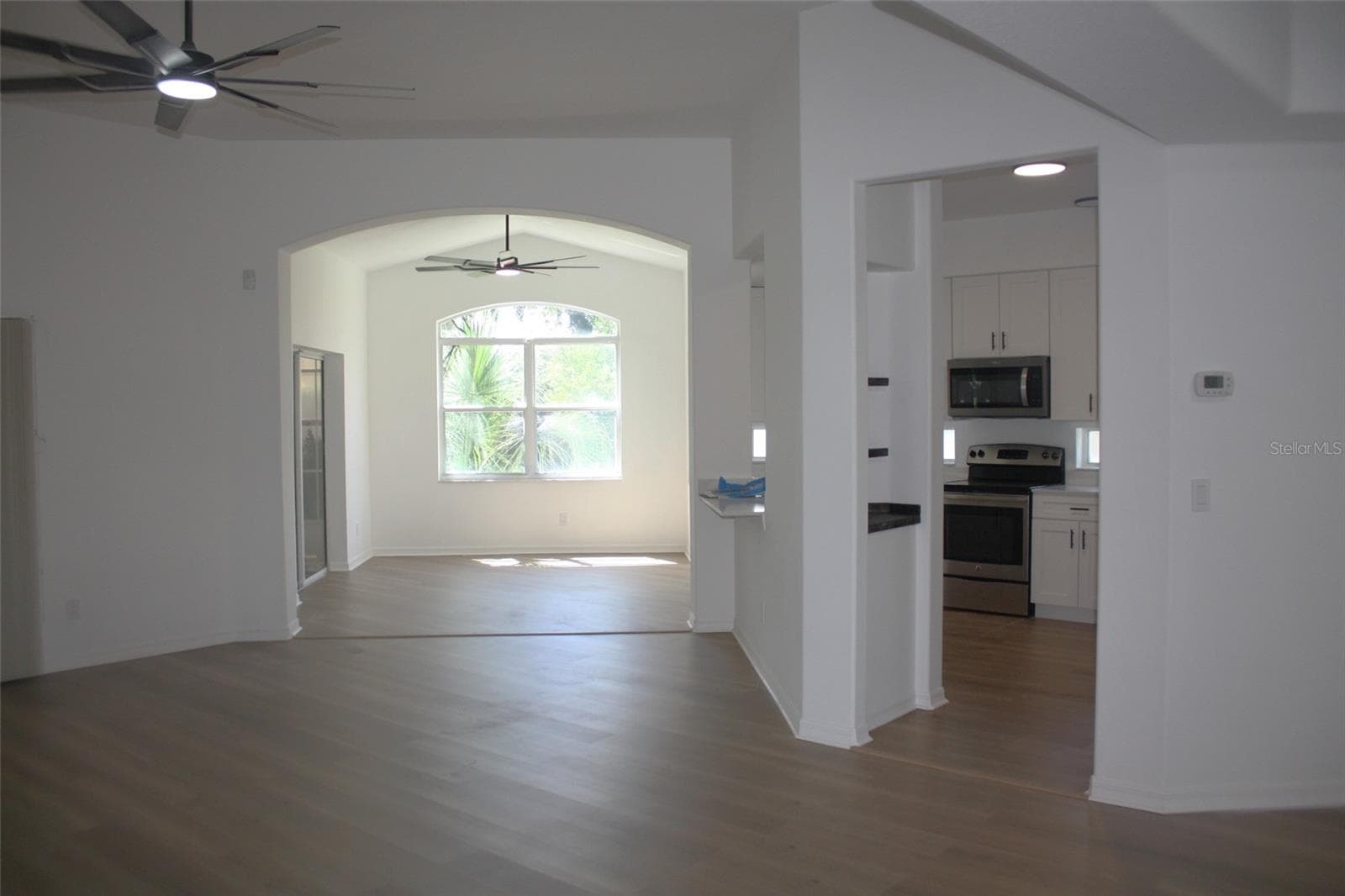 Single Family Residence at 21516 CASTLE VIEW CT, LEESBURG, photo 11 of 45