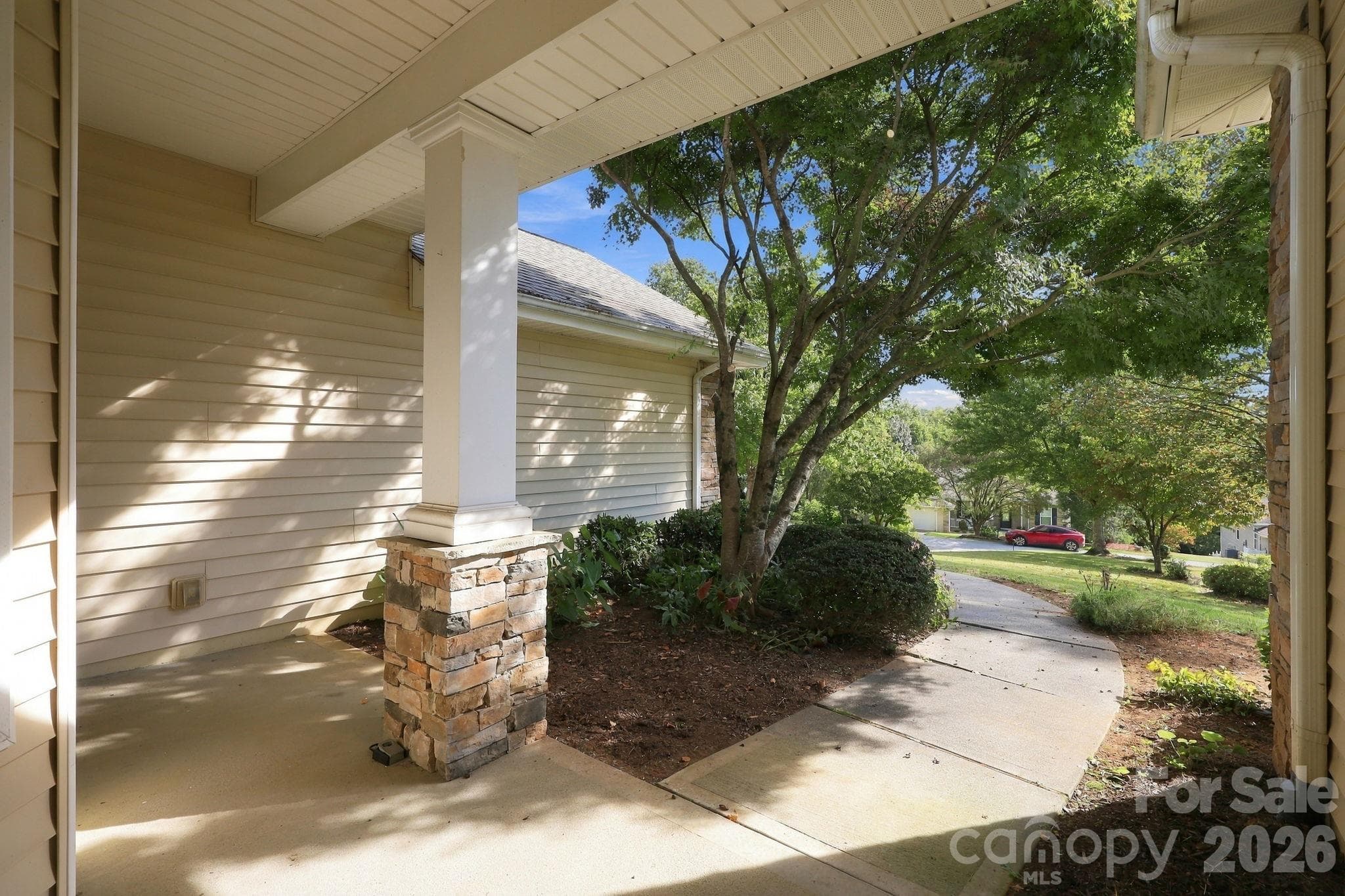 Enjoy your beautiful porch with view of the mountains - 57 Talon Trail Lane, Etowah