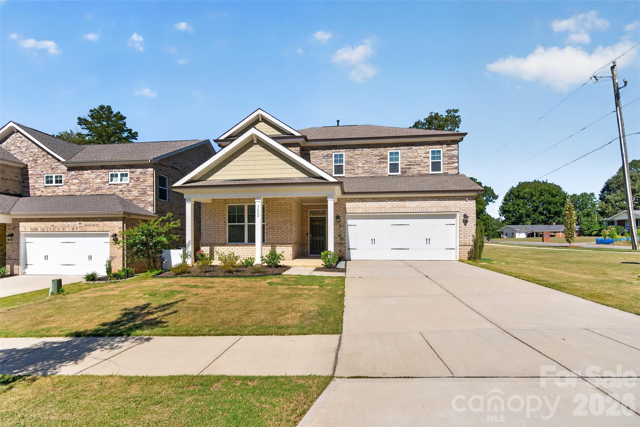 Single Family Residence at 5002 Kinsbridge Drive, Mint Hill, photo 2 of 34