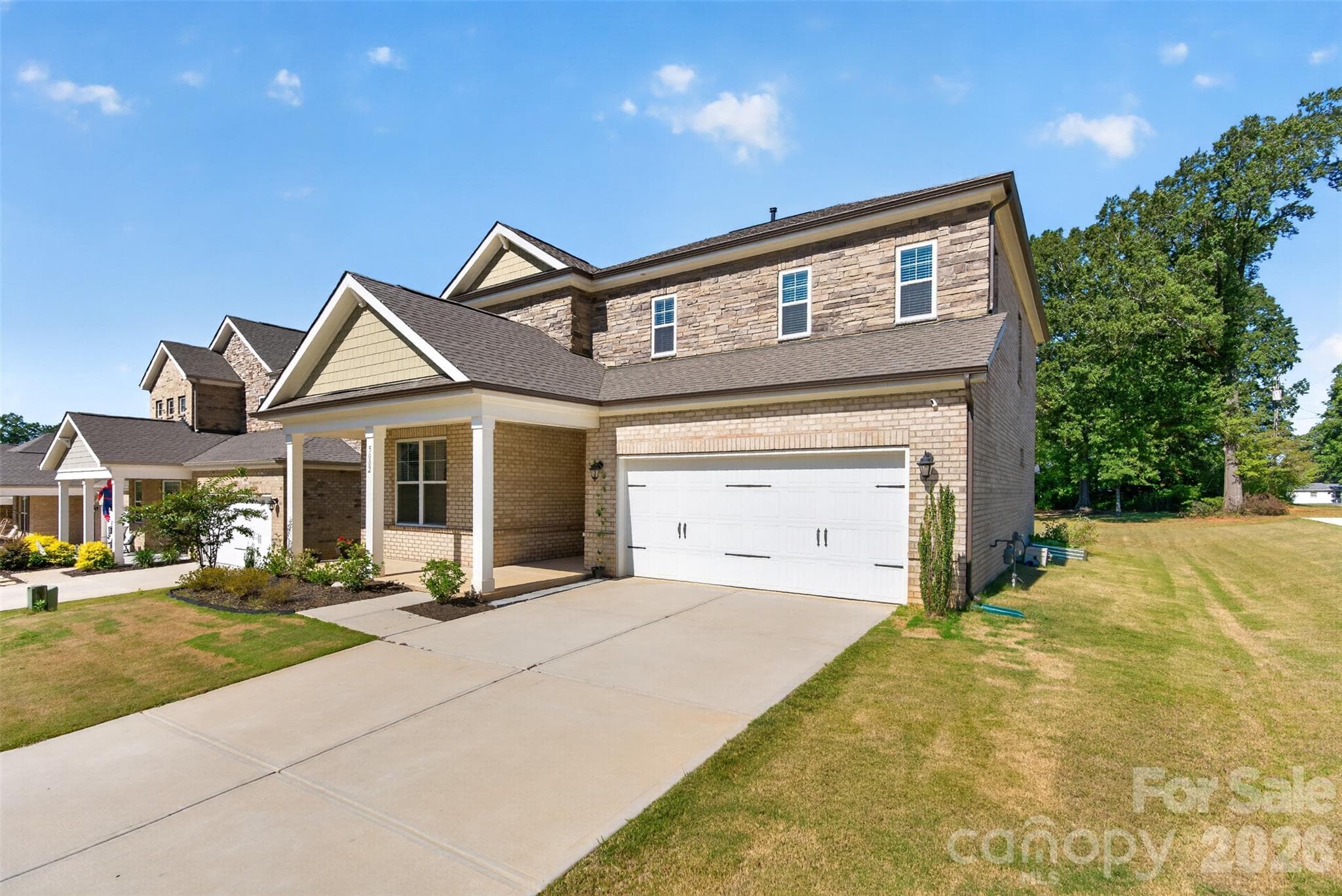 Single Family Residence at 5002 Kinsbridge Drive, Mint Hill, photo 4 of 34