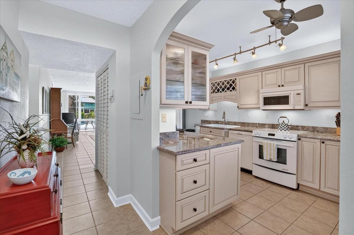 Condominium at 5200 GULF DR #107, HOLMES BEACH, photo 8 of 46