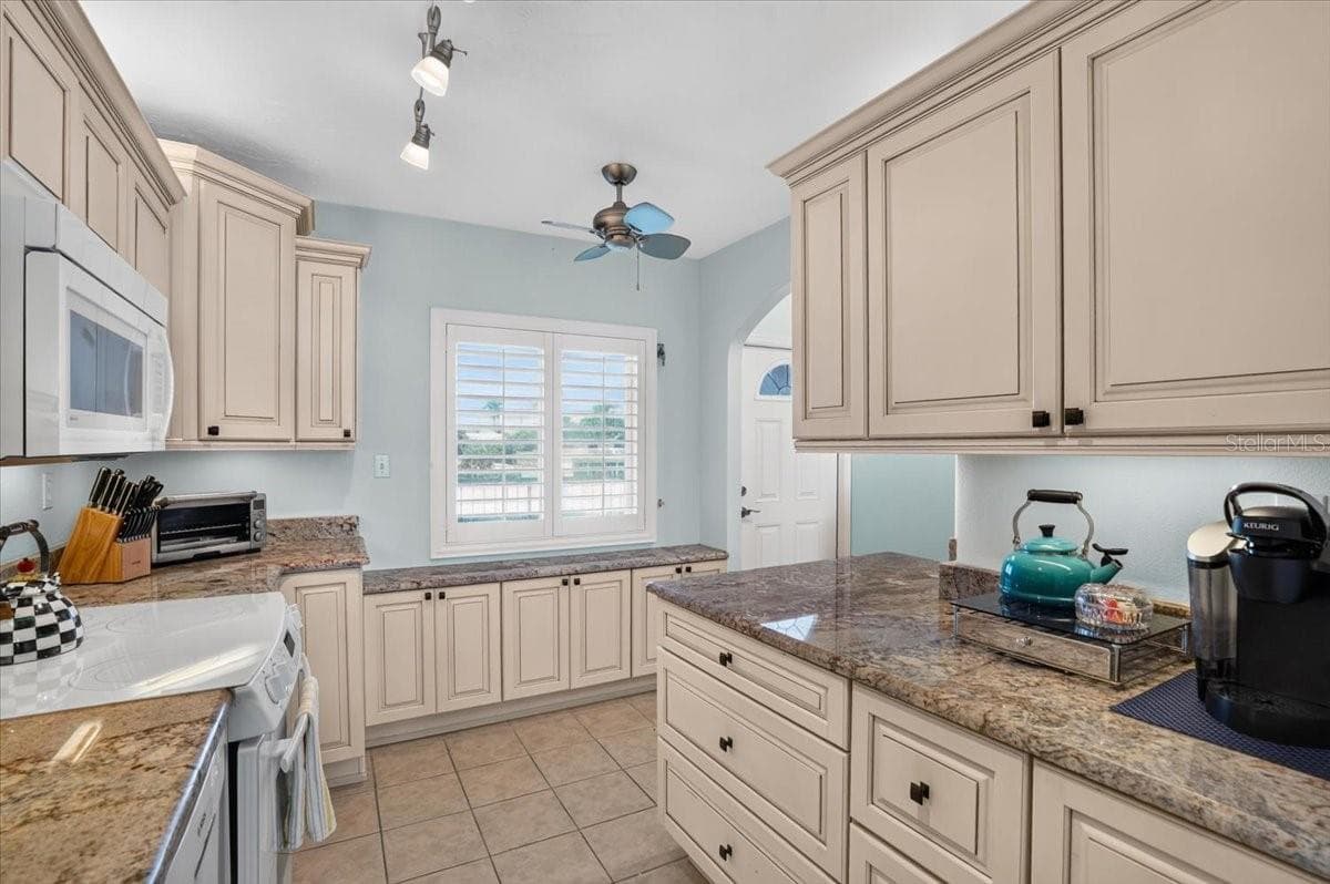 Condominium at 5200 GULF DR #107, HOLMES BEACH, photo 20 of 46