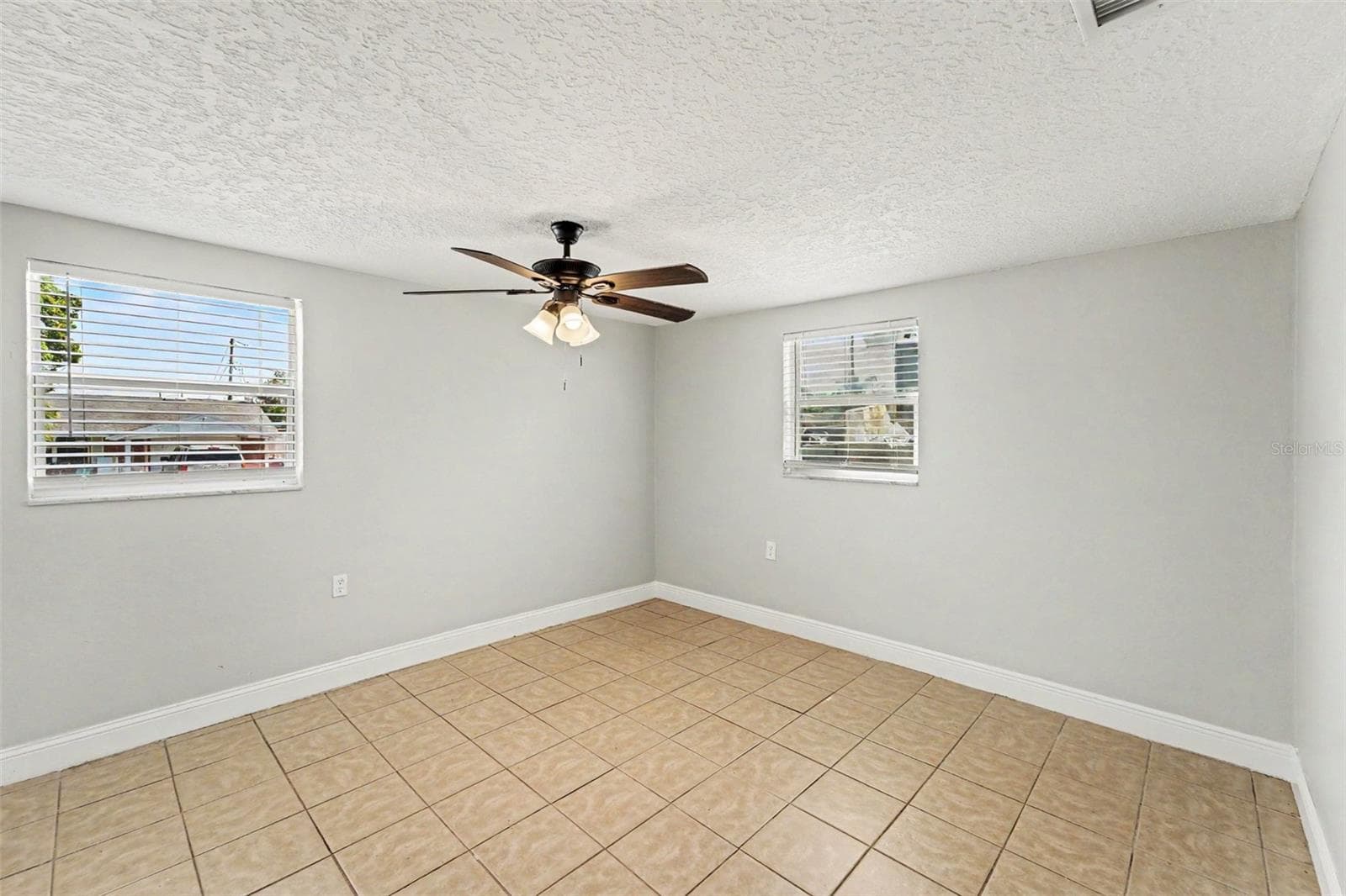 Single Family Residence at 1539 PLUM TREE RD, HOLIDAY, photo 12 of 20