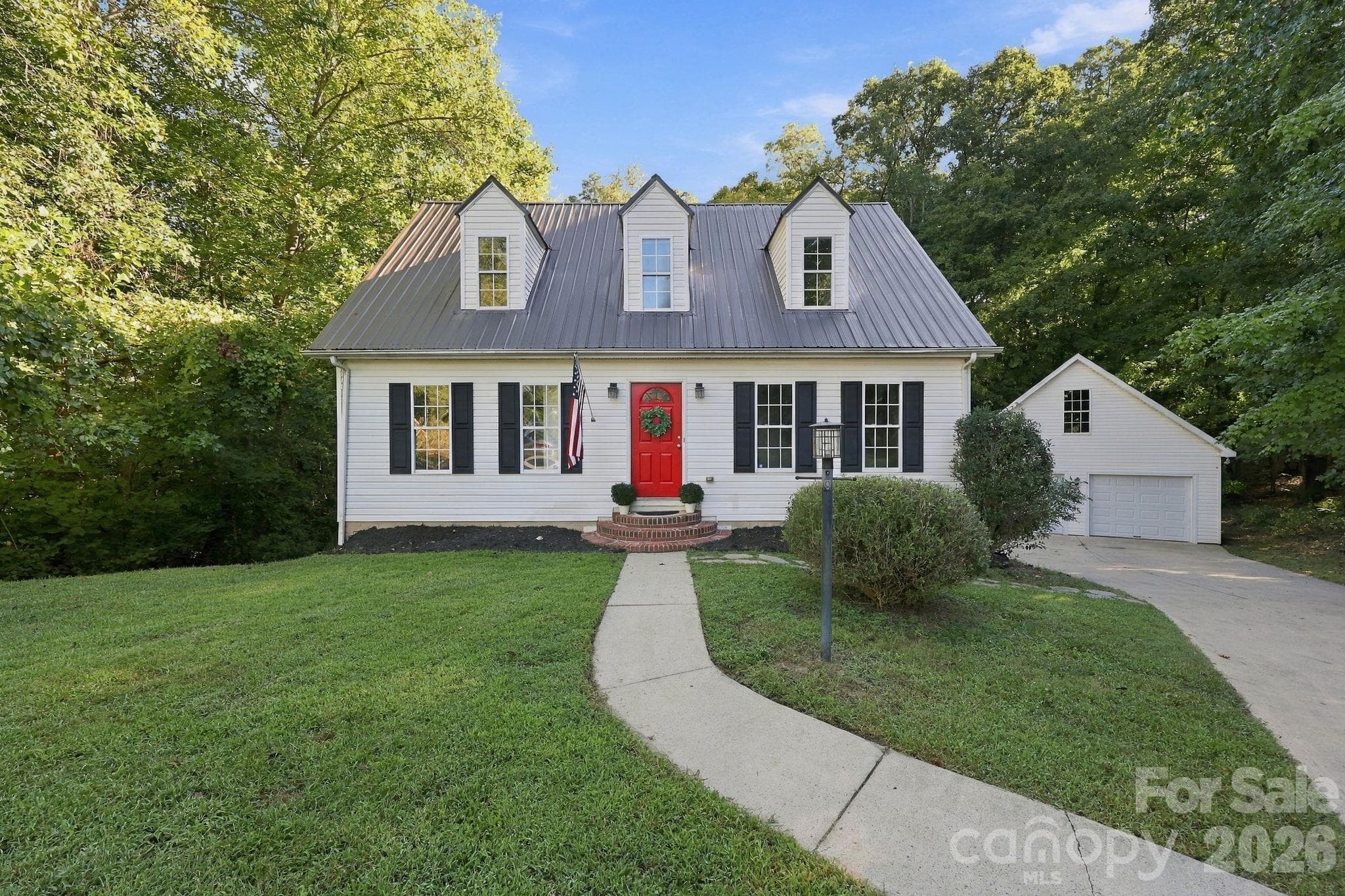 205 Colonial Avenue