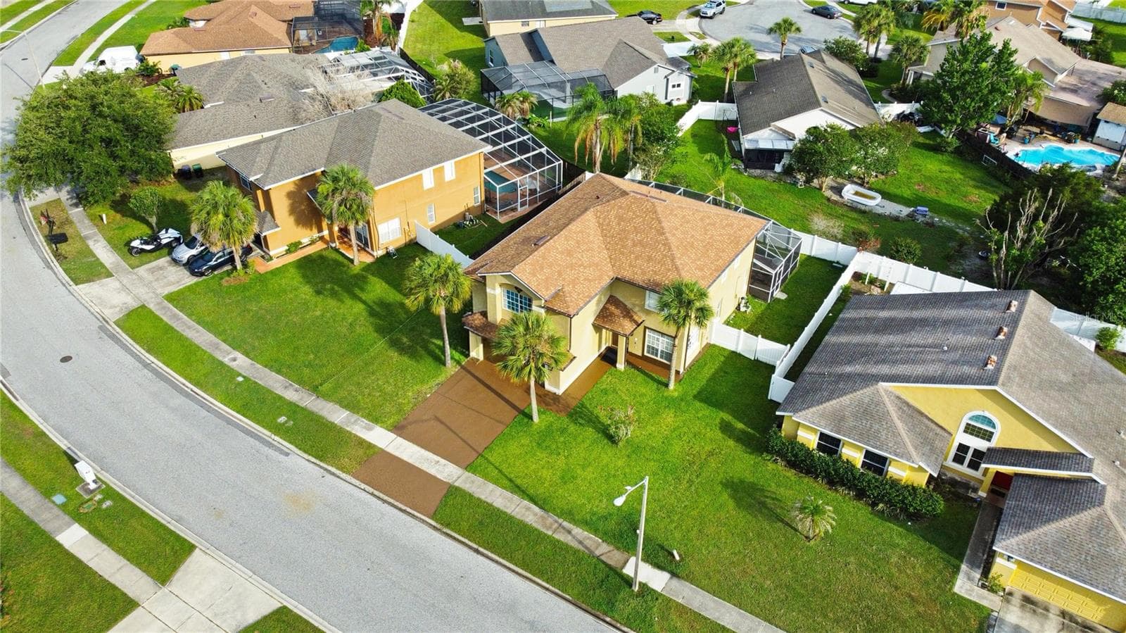 Single Family Residence at 1606 WOOD VIOLET DR, ORLANDO, photo 3 of 29