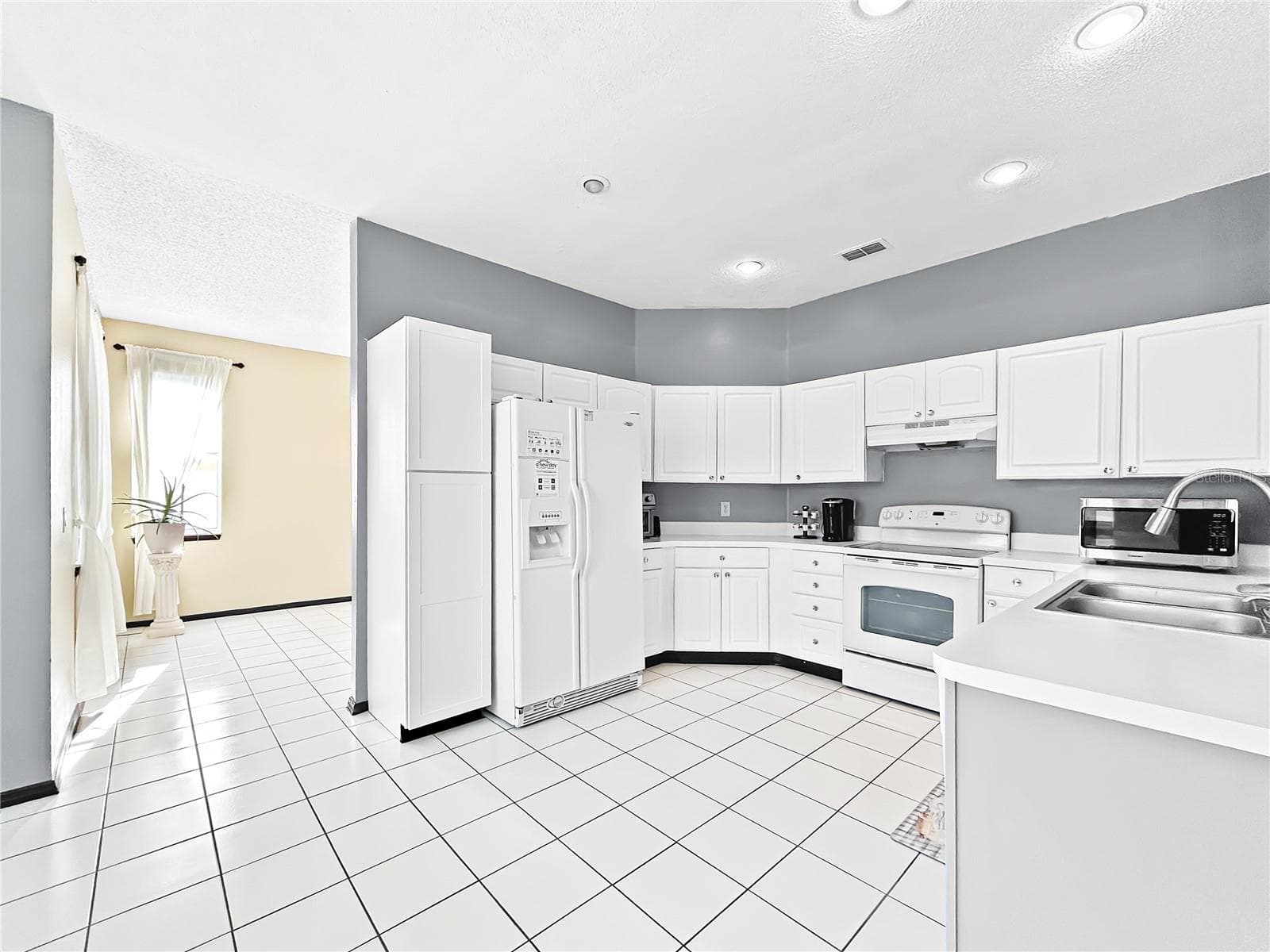 Single Family Residence at 1606 WOOD VIOLET DR, ORLANDO, photo 7 of 29