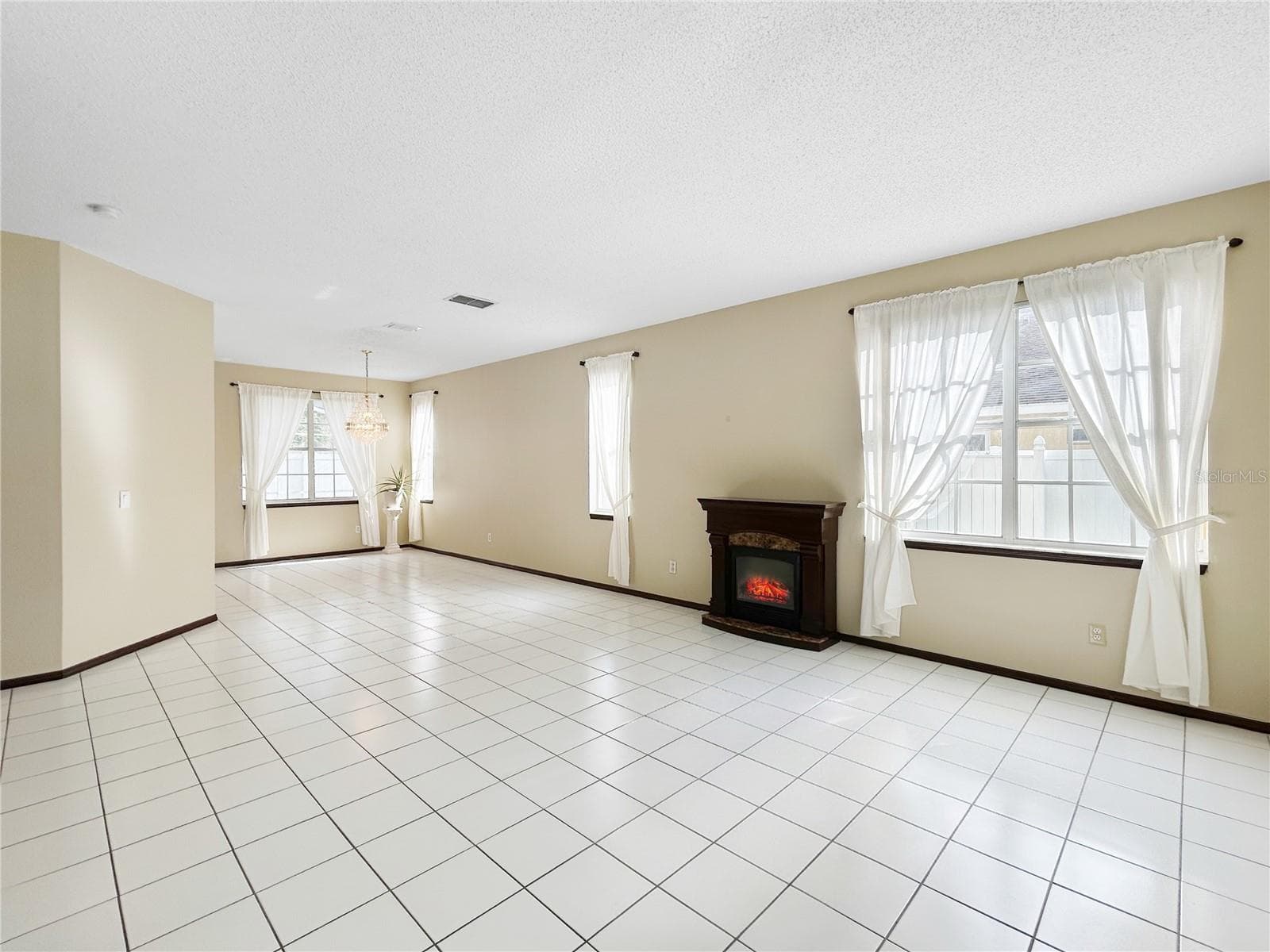 Single Family Residence at 1606 WOOD VIOLET DR, ORLANDO, photo 18 of 29