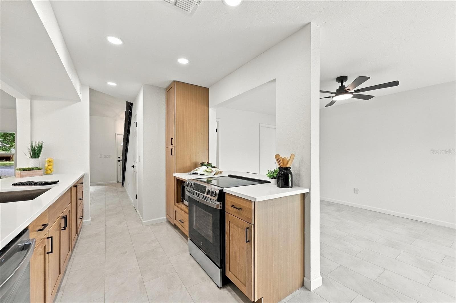 Single Family Residence at 613 CHARING CROSS CT, LAKE MARY, photo 12 of 50