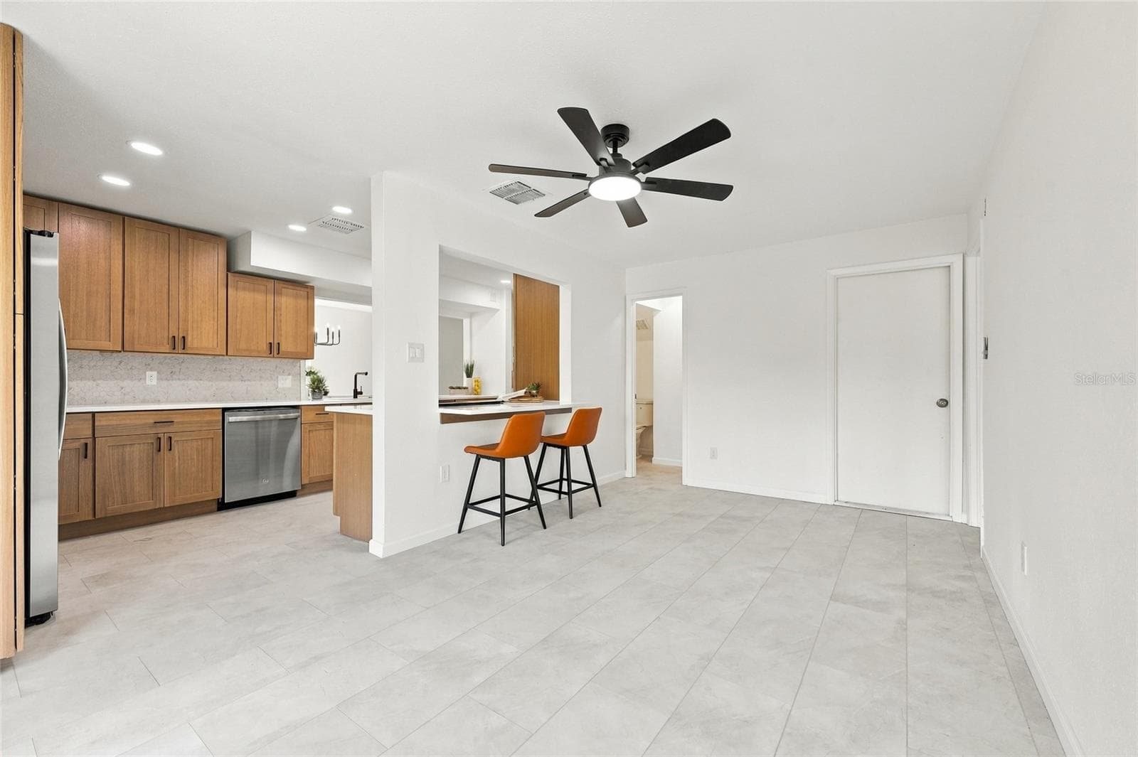 Single Family Residence at 613 CHARING CROSS CT, LAKE MARY, photo 16 of 50