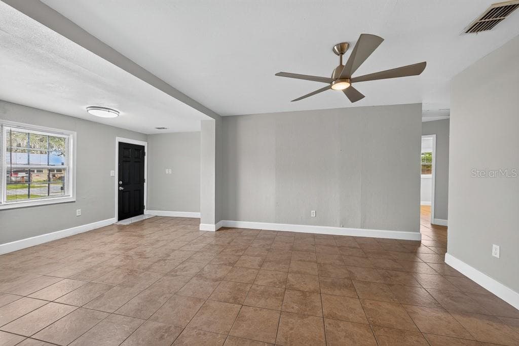 Single Family Residence at 725 STRAIN BLVD, LAKELAND, photo 8 of 78