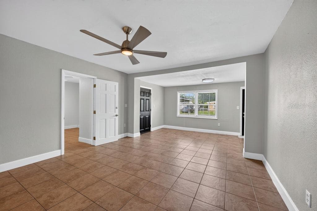 Single Family Residence at 725 STRAIN BLVD, LAKELAND, photo 12 of 78