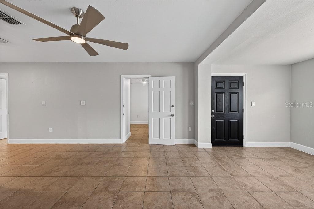 Single Family Residence at 725 STRAIN BLVD, LAKELAND, photo 13 of 78