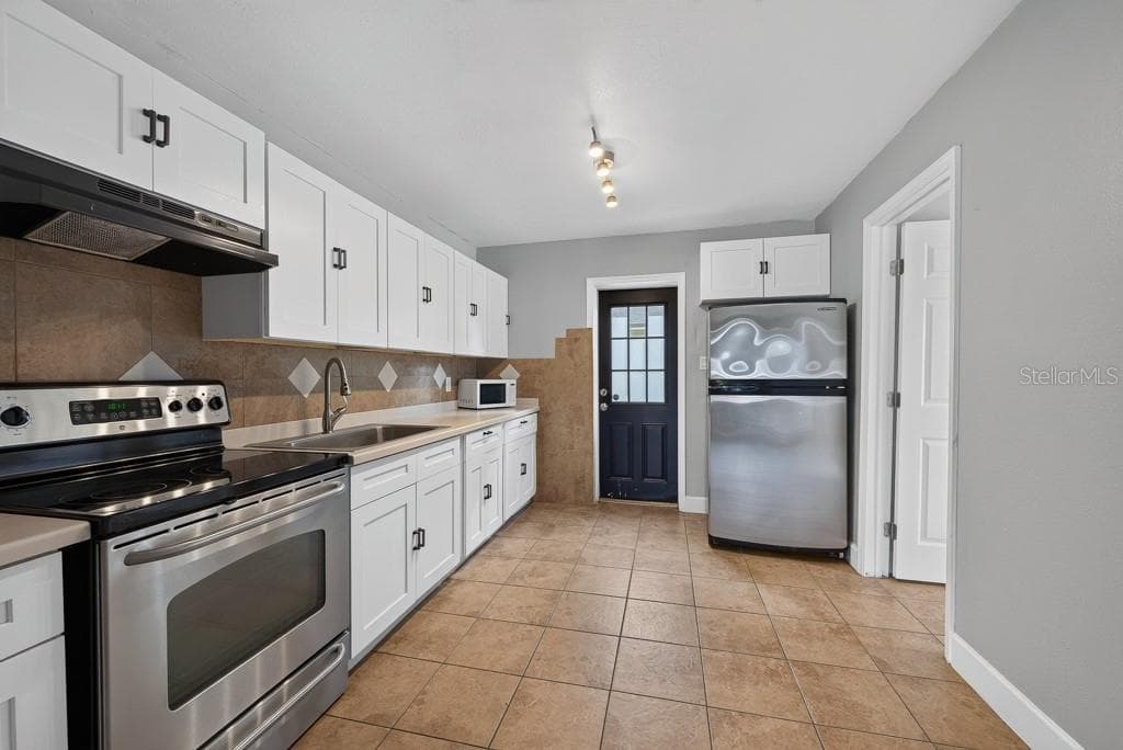 Single Family Residence at 725 STRAIN BLVD, LAKELAND, photo 15 of 78