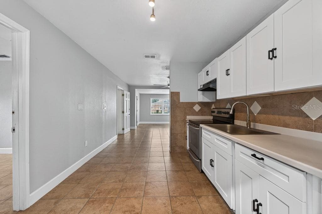 Single Family Residence at 725 STRAIN BLVD, LAKELAND, photo 19 of 78