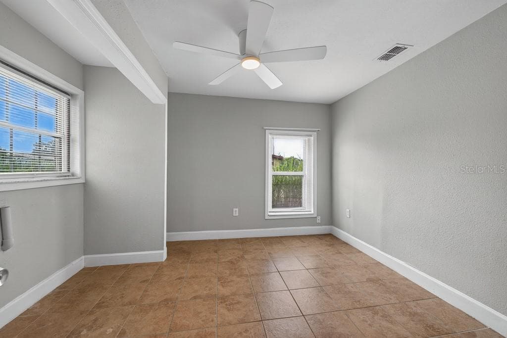 Single Family Residence at 725 STRAIN BLVD, LAKELAND, photo 37 of 78