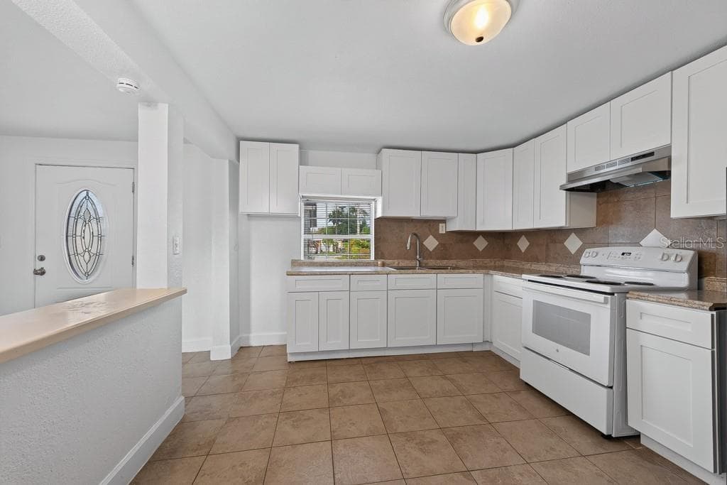 Single Family Residence at 725 STRAIN BLVD, LAKELAND, photo 52 of 78