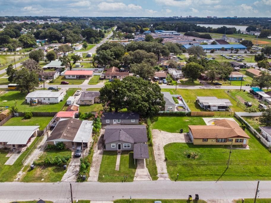 Single Family Residence at 725 STRAIN BLVD, LAKELAND, photo 72 of 78