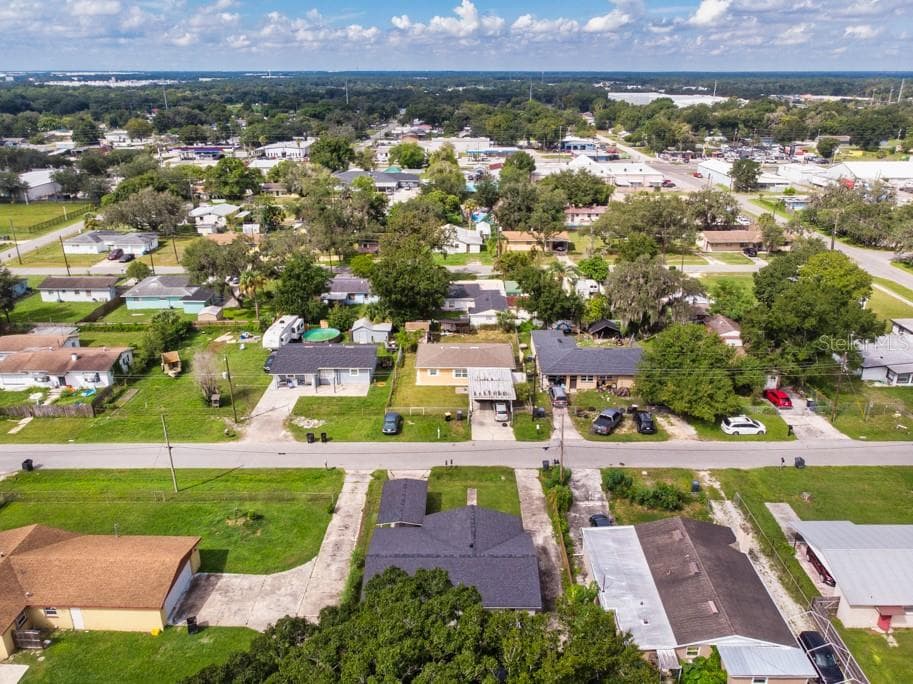 Single Family Residence at 725 STRAIN BLVD, LAKELAND, photo 74 of 78