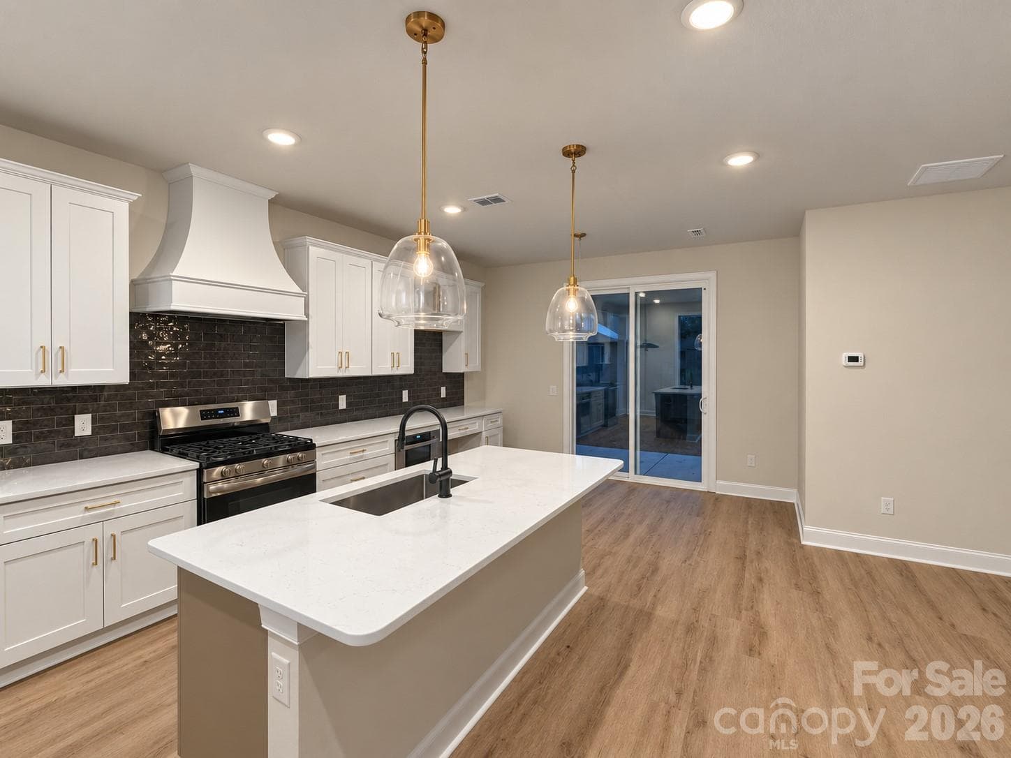 Single Family Residence at 552 Carolyn Lane, Charlotte, photo 10 of 44