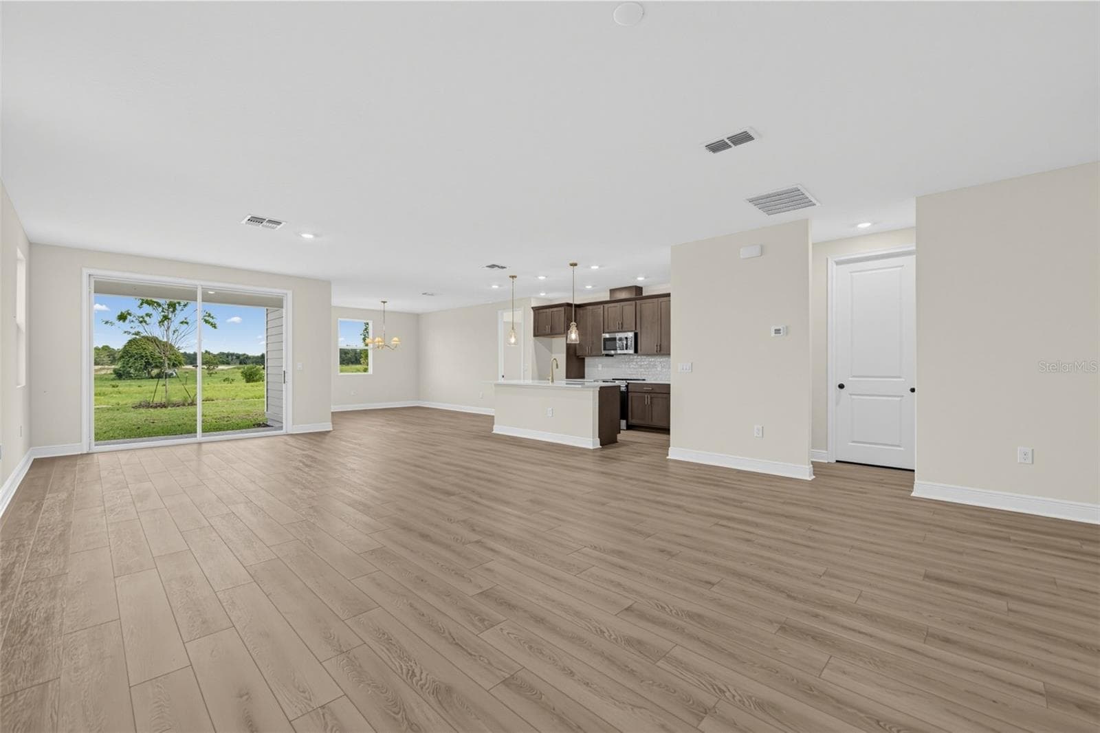 Single Family Residence at 30134 EMERALD FOREST DR, MOUNT DORA, photo 3 of 38