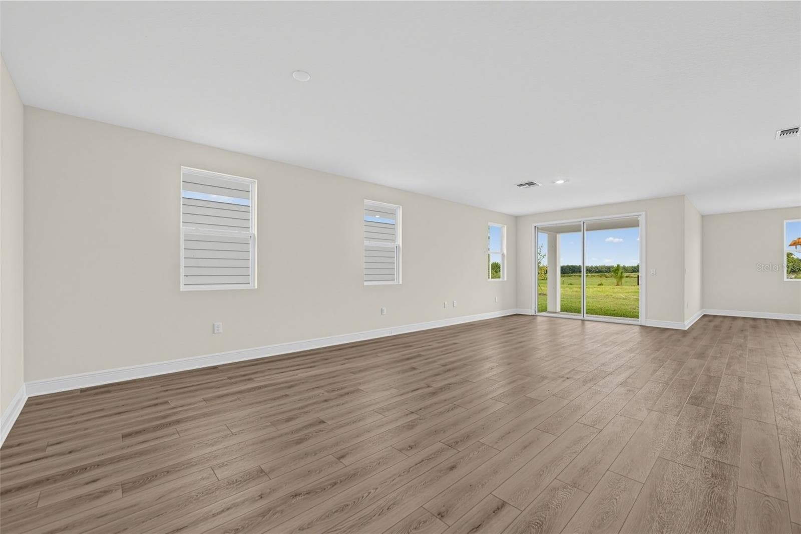 Single Family Residence at 30134 EMERALD FOREST DR, MOUNT DORA, photo 7 of 38
