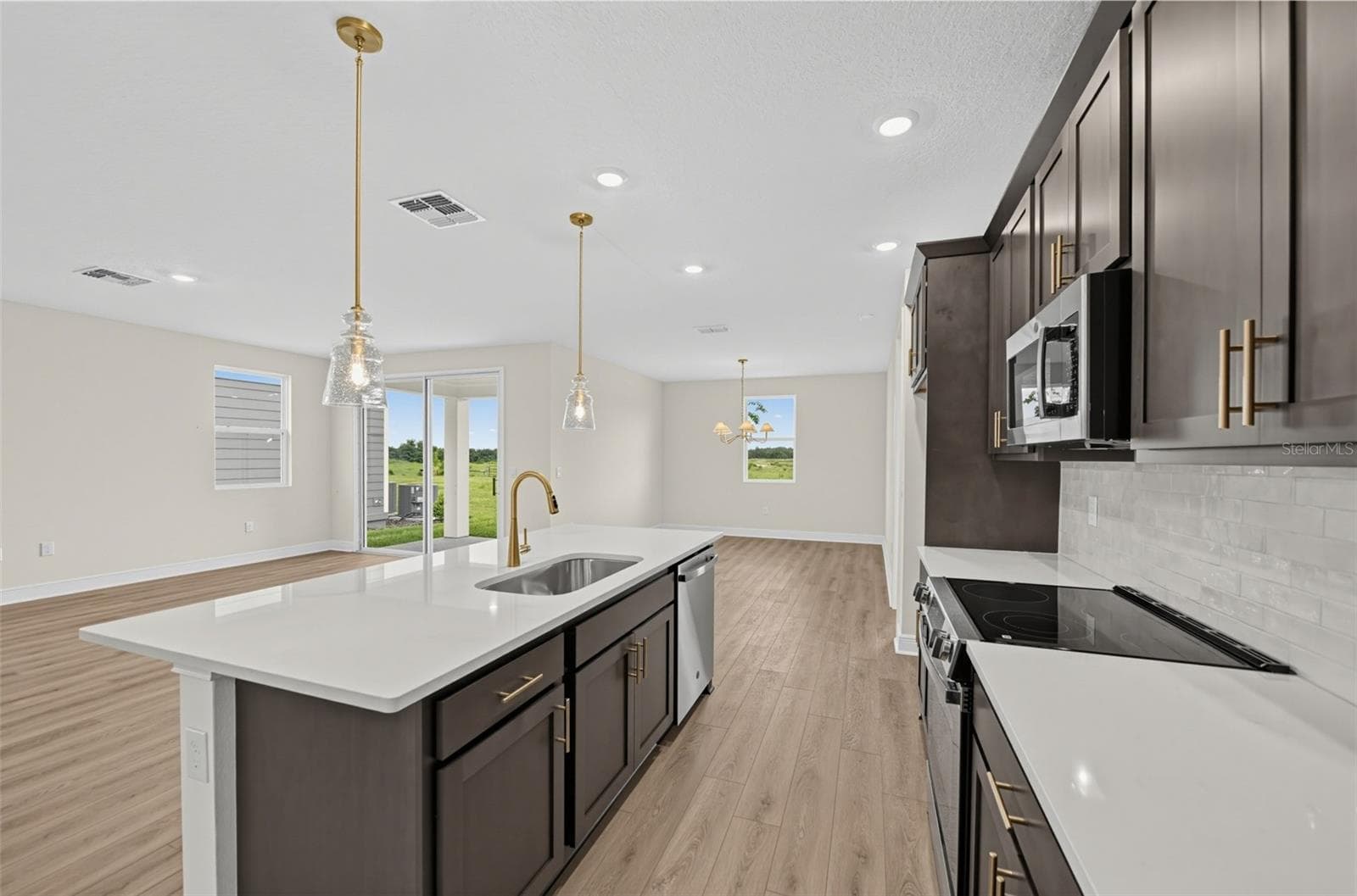 Single Family Residence at 30134 EMERALD FOREST DR, MOUNT DORA, photo 17 of 38