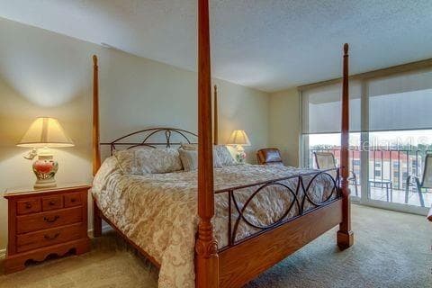 Primary Bedroom with sliding doors to balcony - 6265 SUN BLVD #805, ST PETERSBURG