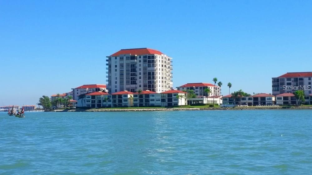 Casa G Building sits right on Boca Ciega Bay - very desirable location. Walking distance to the Isla Del Sol Golf Course and Yacht Club - 6265 SUN BLVD #805, ST PETERSBURG