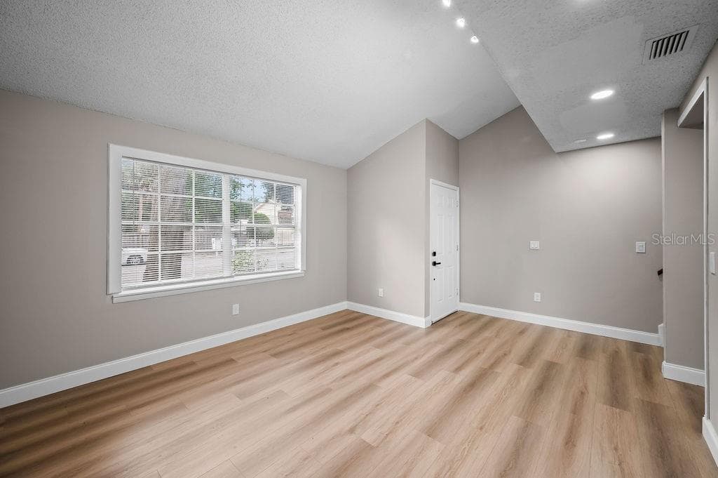 Condominium at 824 W 25TH ST, SANFORD, photo 4 of 24