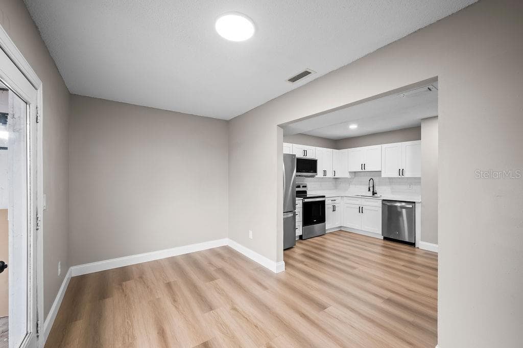 Condominium at 824 W 25TH ST, SANFORD, photo 10 of 24