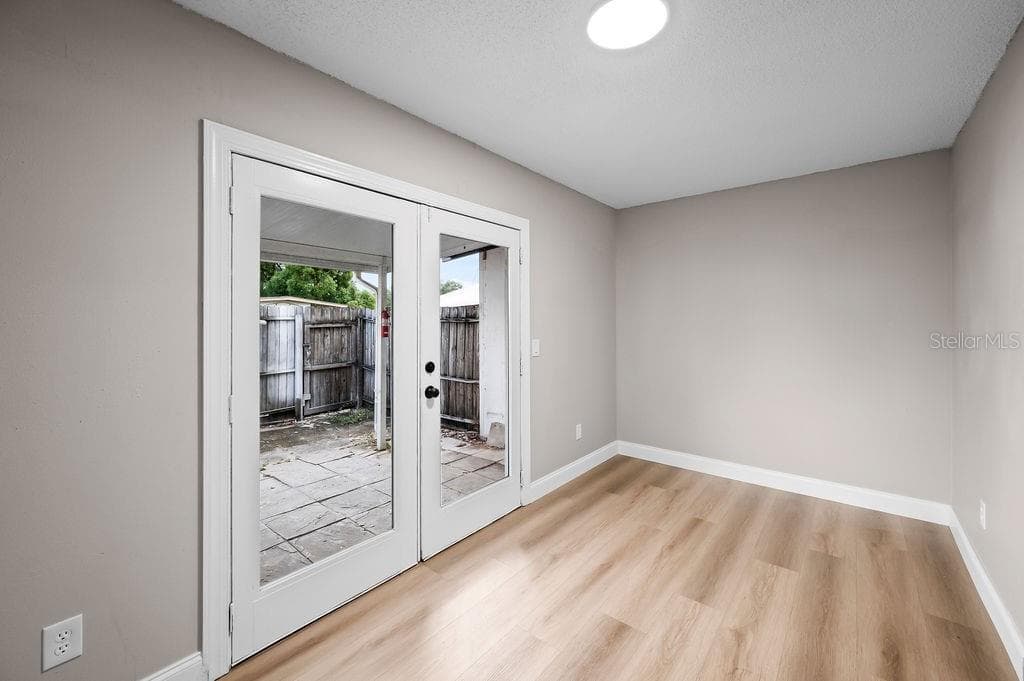 Condominium at 824 W 25TH ST, SANFORD, photo 11 of 24