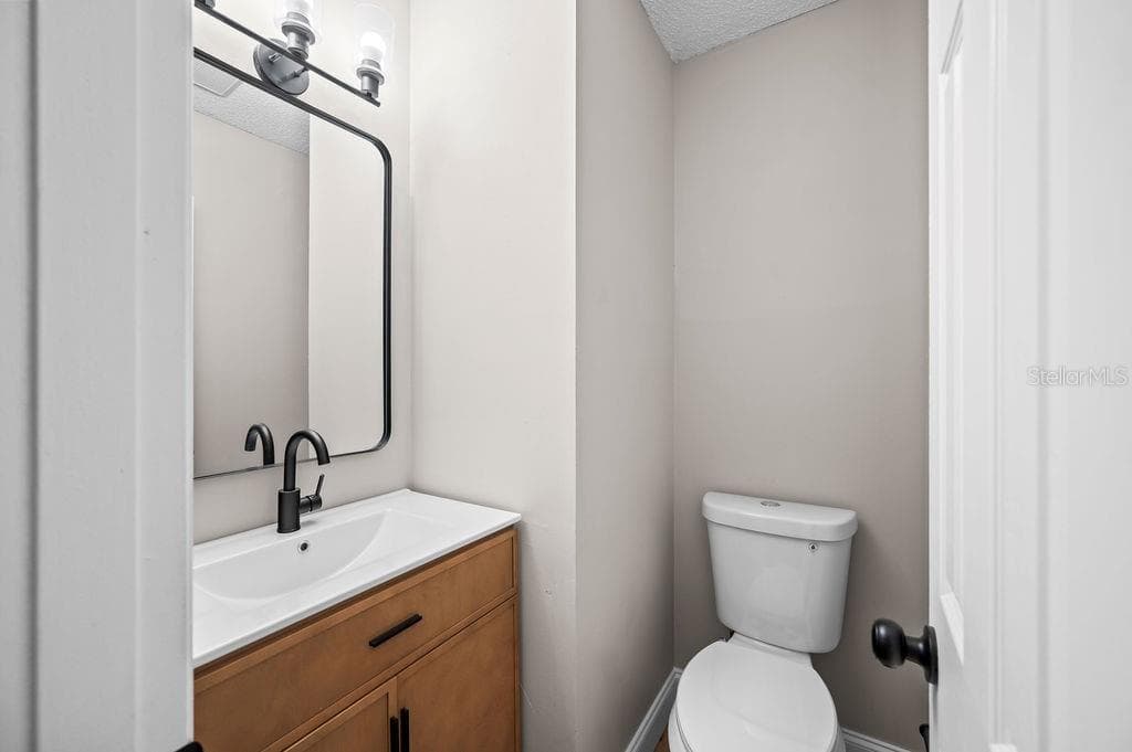 Condominium at 824 W 25TH ST, SANFORD, photo 12 of 24