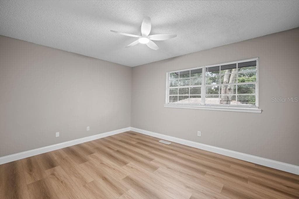 Condominium at 824 W 25TH ST, SANFORD, photo 17 of 24