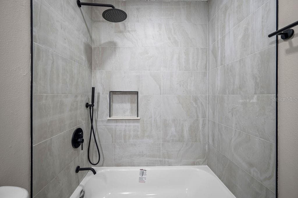Condominium at 824 W 25TH ST, SANFORD, photo 20 of 24