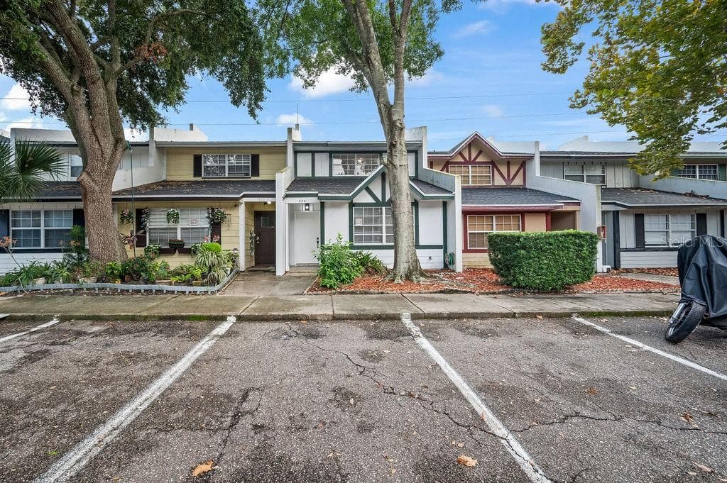 Condominium at 824 W 25TH ST, SANFORD, photo 23 of 24