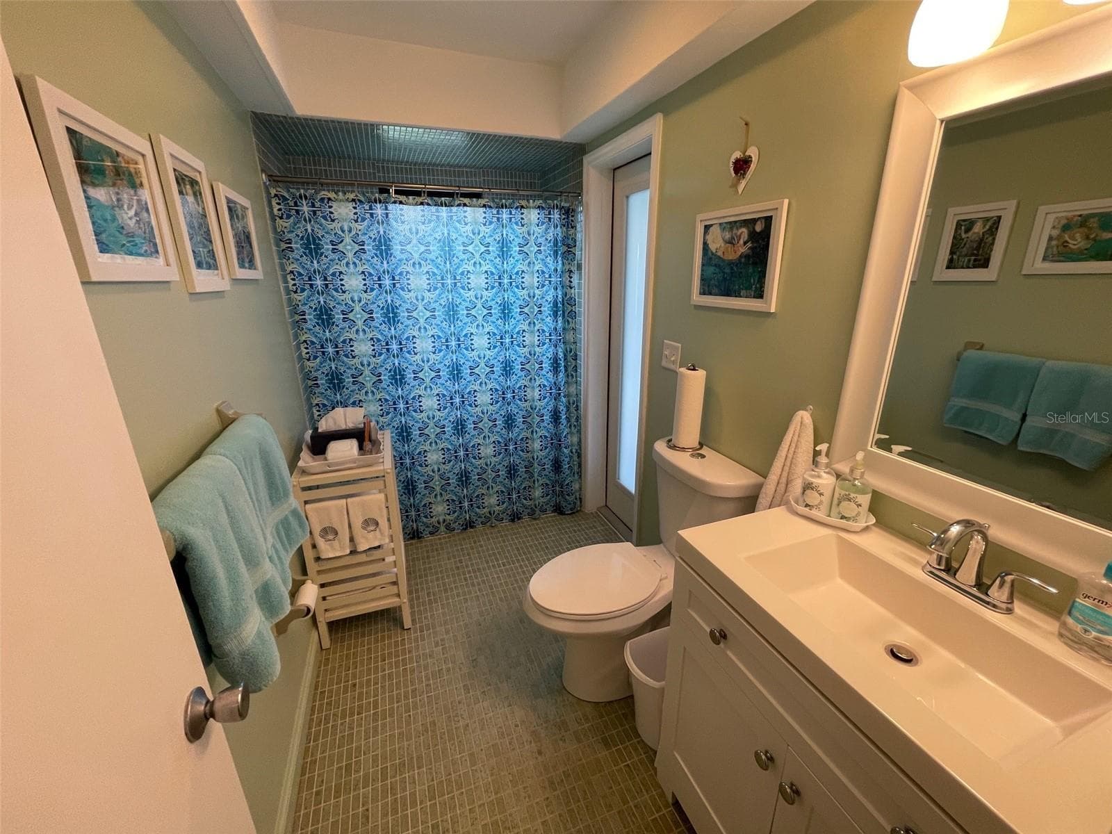 Guest Bathroom - 130 ANNAPOLIS LN, ROTONDA WEST