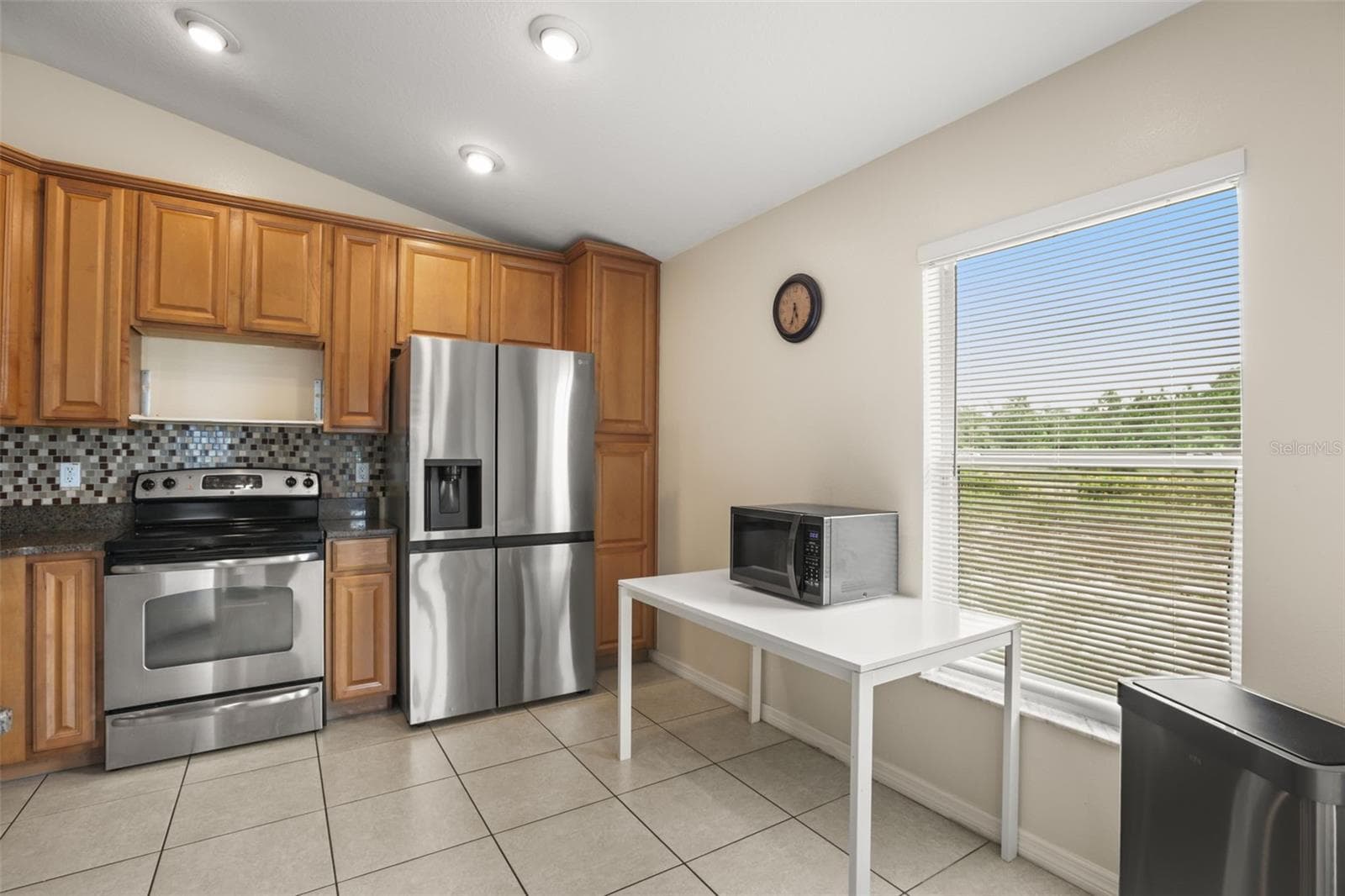Single Family Residence at 675 BROOKESHIRE DR, DAVENPORT, photo 16 of 42