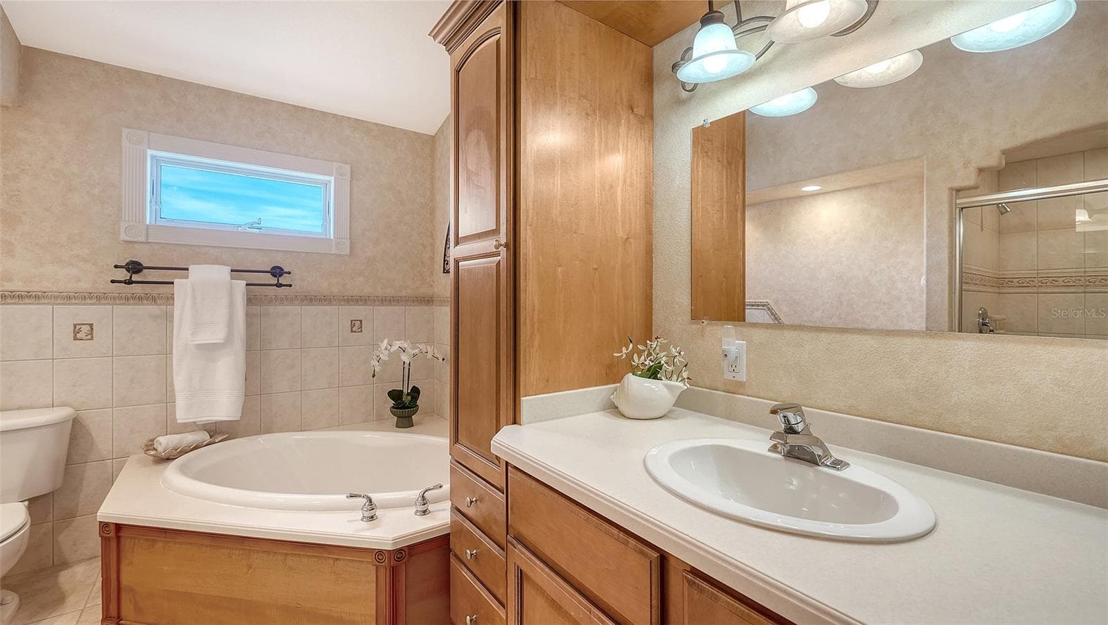Single Family Residence at 5390 GULF DR, HOLMES BEACH, photo 23 of 41