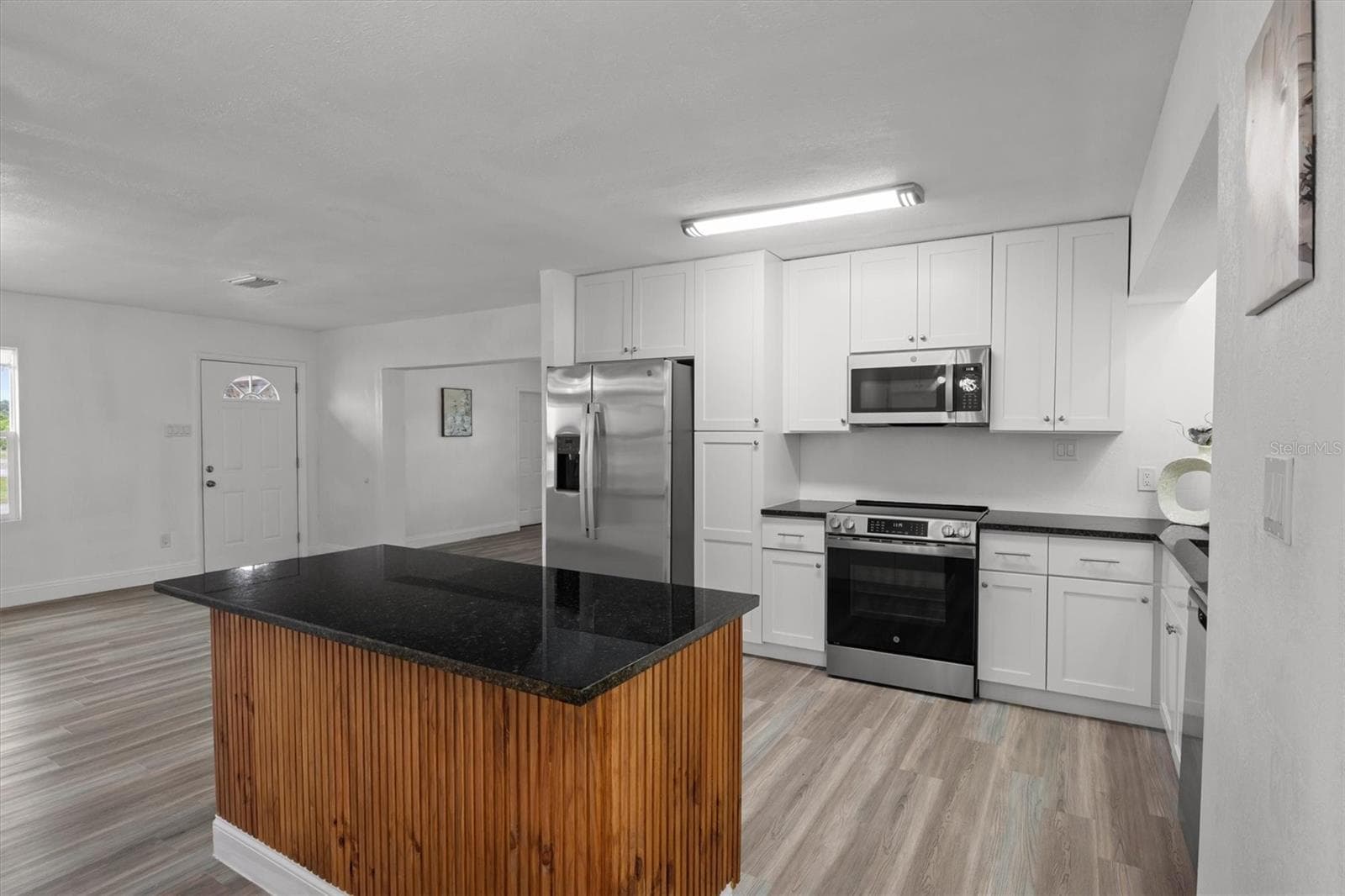 Kitchen - 8812 OAKWOOD DR, LAKE WALES