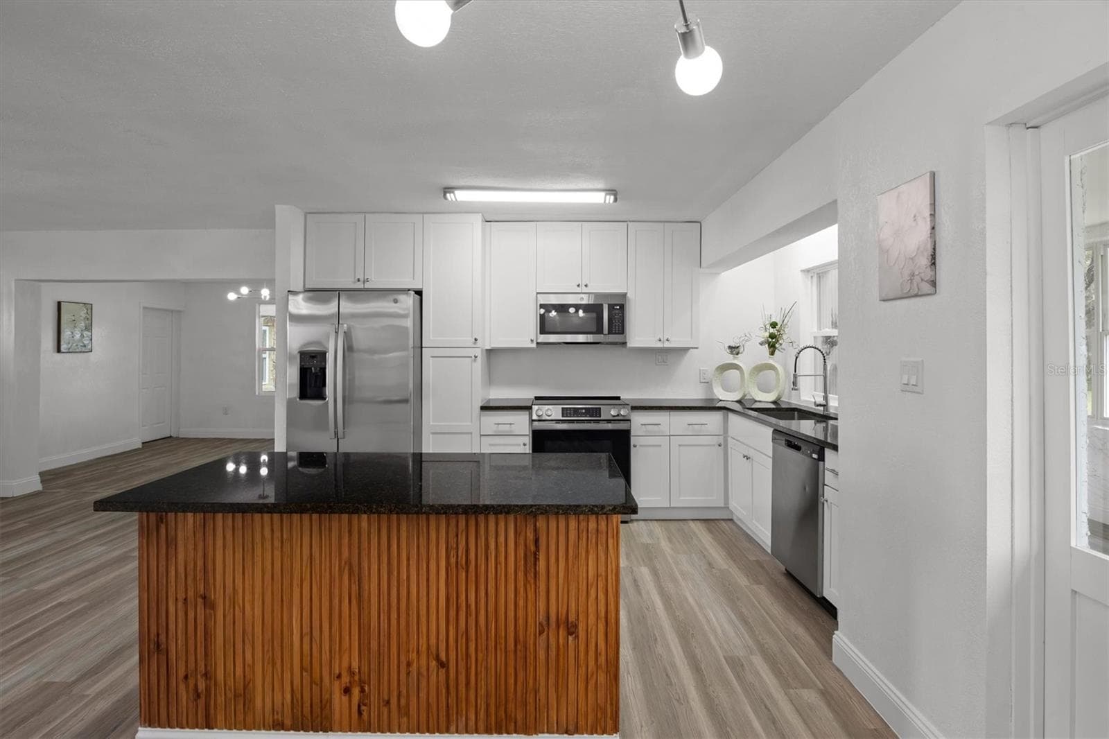 Kitchen - 8812 OAKWOOD DR, LAKE WALES