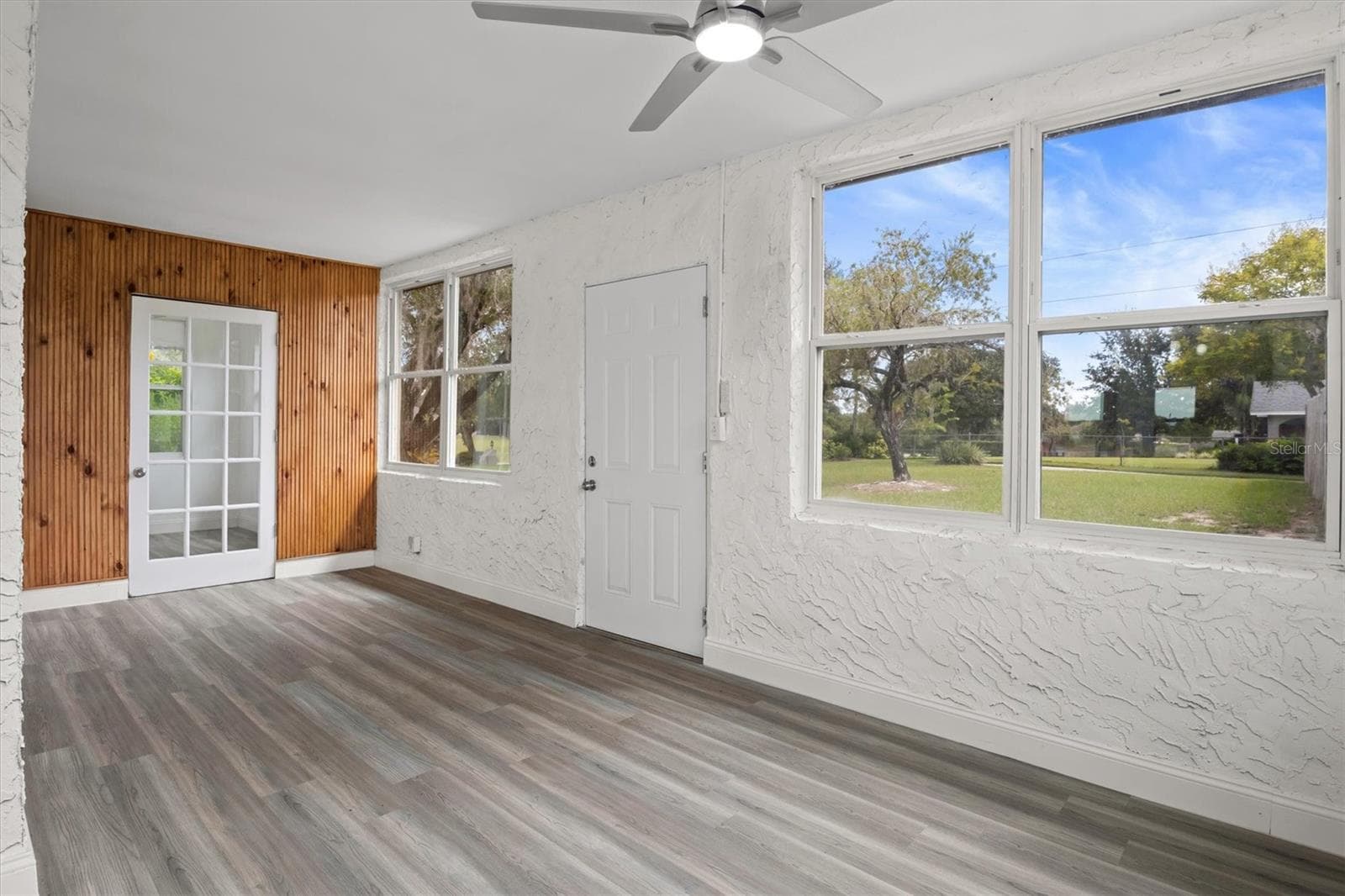 Florida Room - 8812 OAKWOOD DR, LAKE WALES
