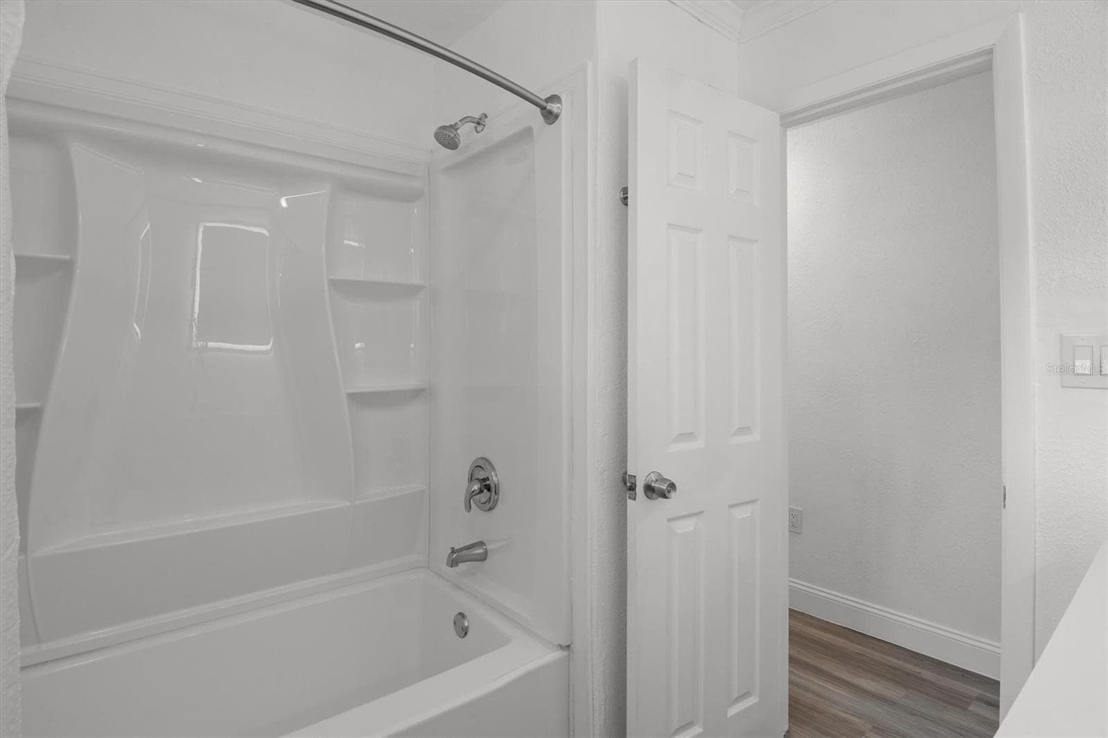 Guest Bathroom - 8812 OAKWOOD DR, LAKE WALES