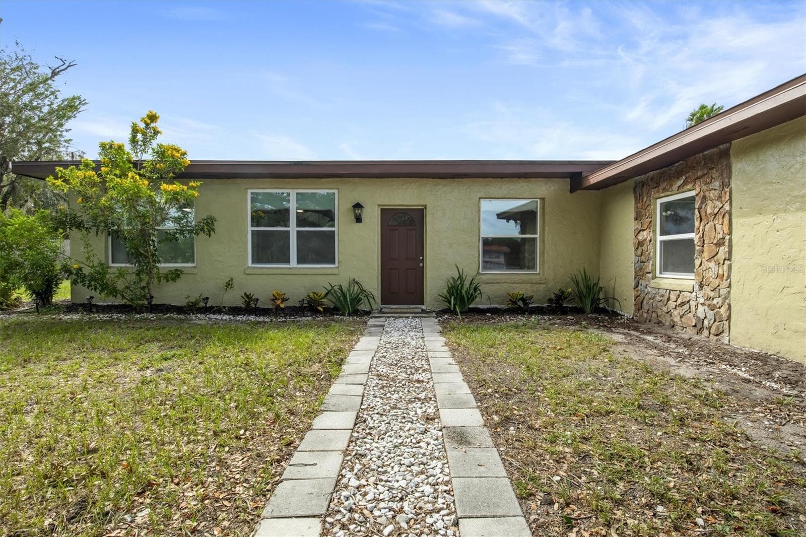 Exterior - 8812 OAKWOOD DR, LAKE WALES