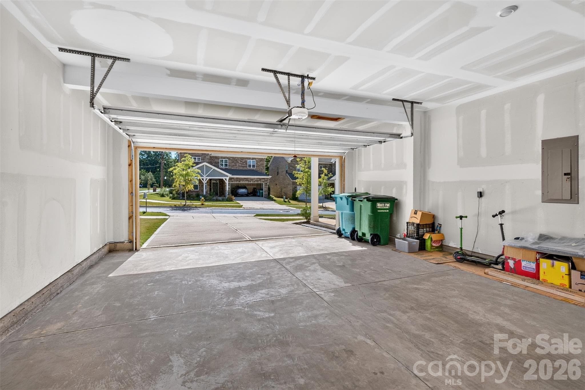 Single Family Residence at 5002 Kinsbridge Drive, Mint Hill, photo 26 of 34