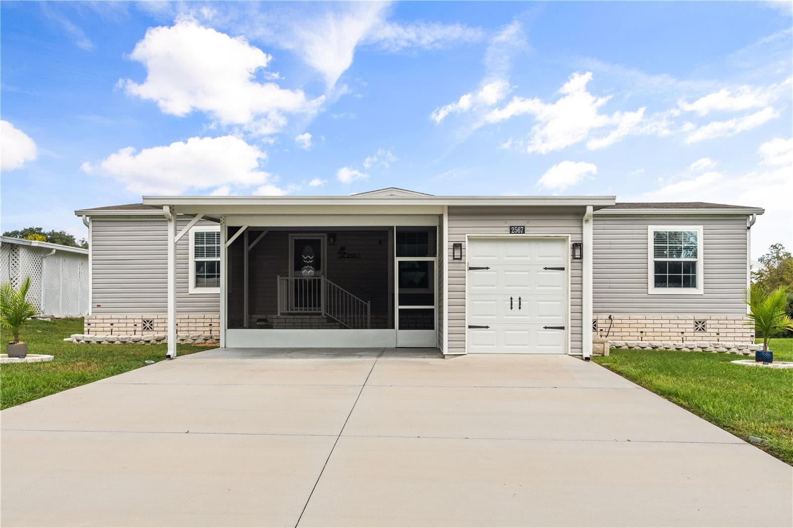 Extra Wide Double Driveway - 2567 CAYMAN CIR #R25, ZELLWOOD