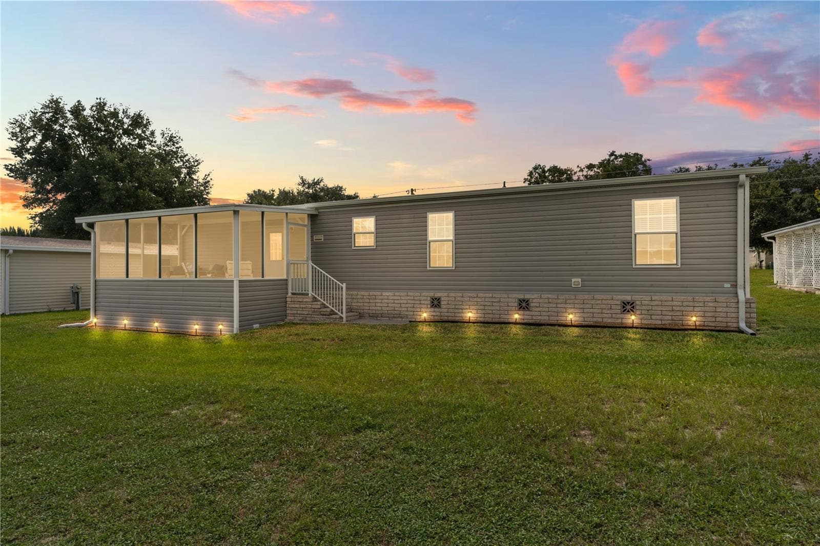Relax on your Screened Porch in the evening - 2567 CAYMAN CIR #R25, ZELLWOOD