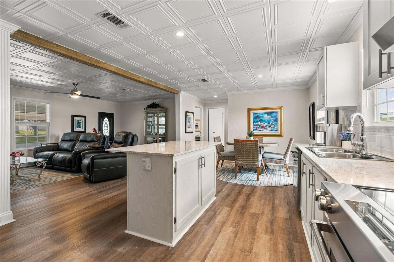 Custom features are a plus. - 2567 CAYMAN CIR #R25, ZELLWOOD
