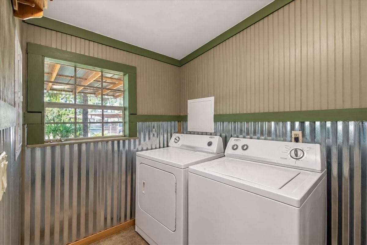 Manufactured Home at 15940 NW 16TH AVE, CITRA, photo 33 of 65
