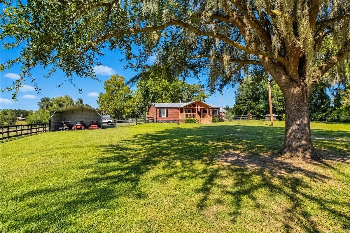 Manufactured Home at 15940 NW 16TH AVE, CITRA, photo 40 of 65