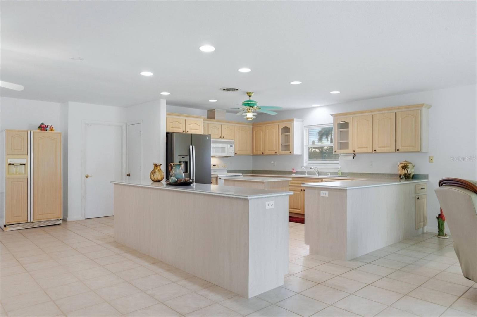 Single Family Residence at 545 GASPAR DR, PLACIDA, photo 10 of 51